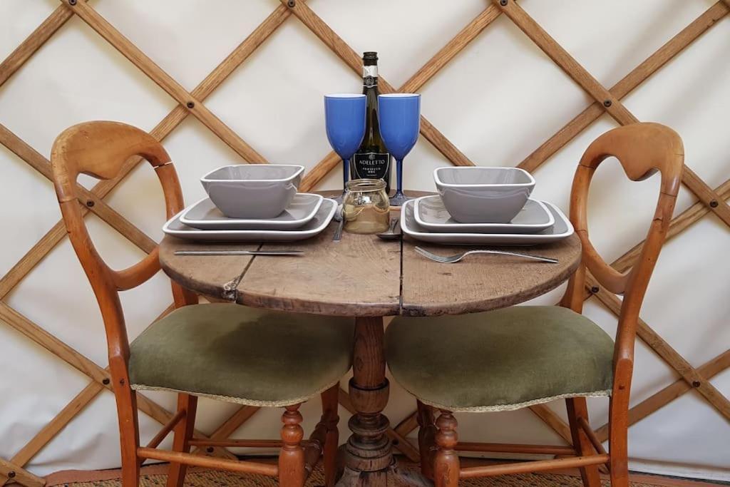 Bronfelen Yurt Hotel Cynghordy Kültér fotó