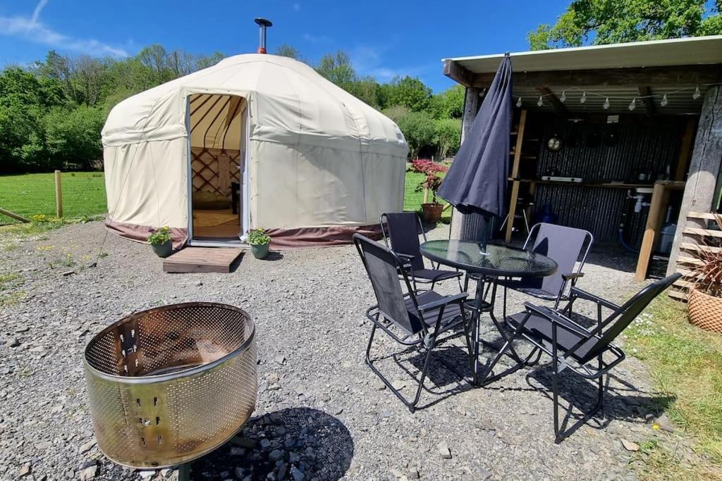 Bronfelen Yurt Hotel Cynghordy Kültér fotó