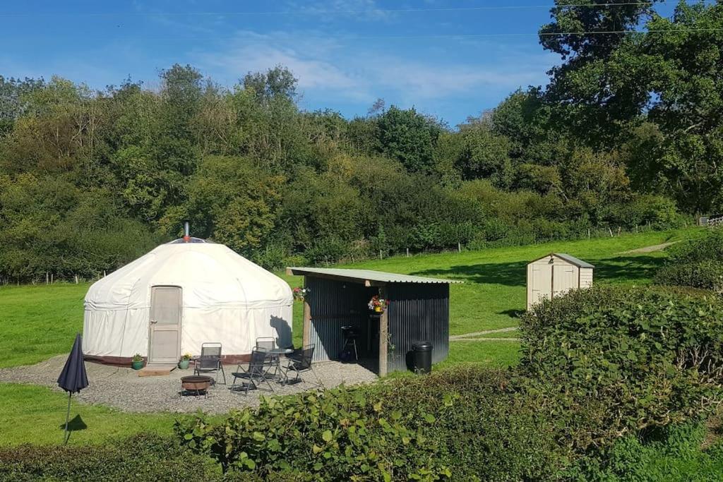 Bronfelen Yurt Hotel Cynghordy Kültér fotó