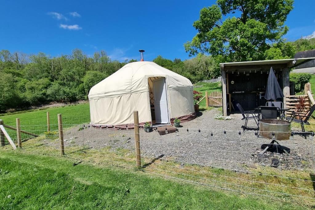 Bronfelen Yurt Hotel Cynghordy Kültér fotó