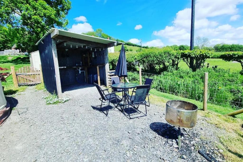 Bronfelen Yurt Hotel Cynghordy Kültér fotó
