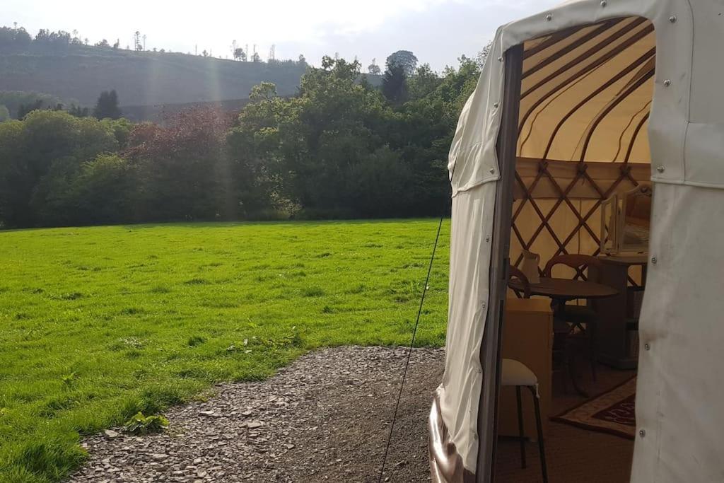 Bronfelen Yurt Hotel Cynghordy Kültér fotó