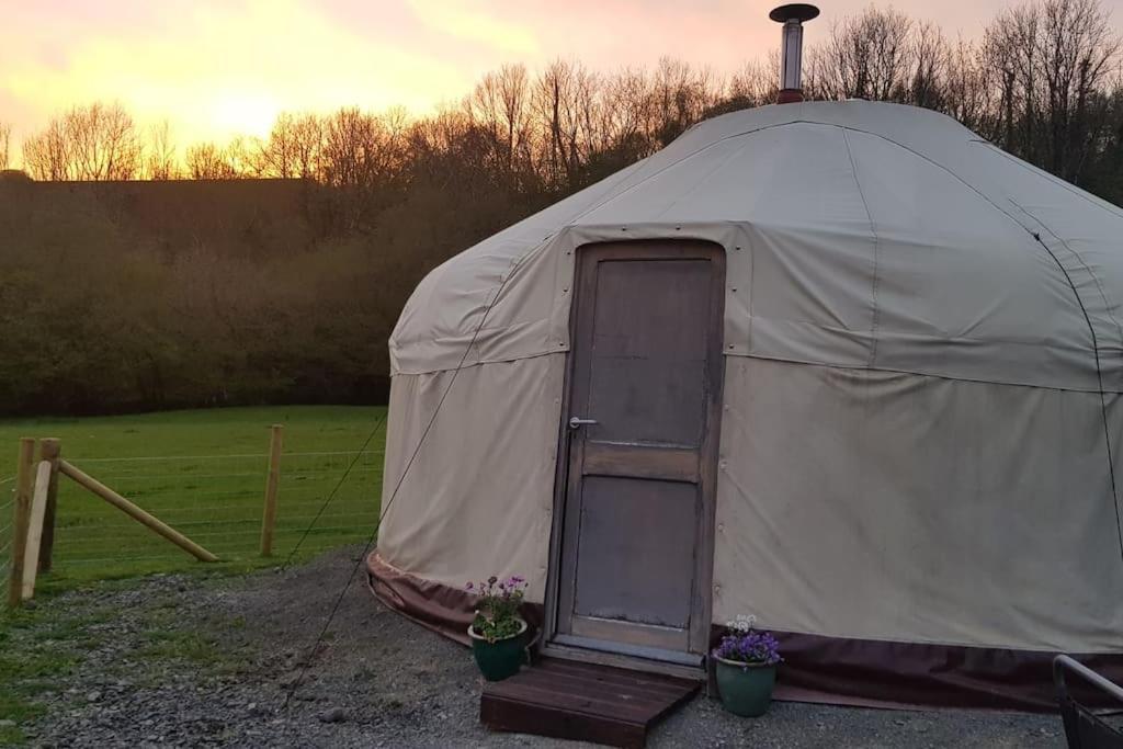 Bronfelen Yurt Hotel Cynghordy Kültér fotó