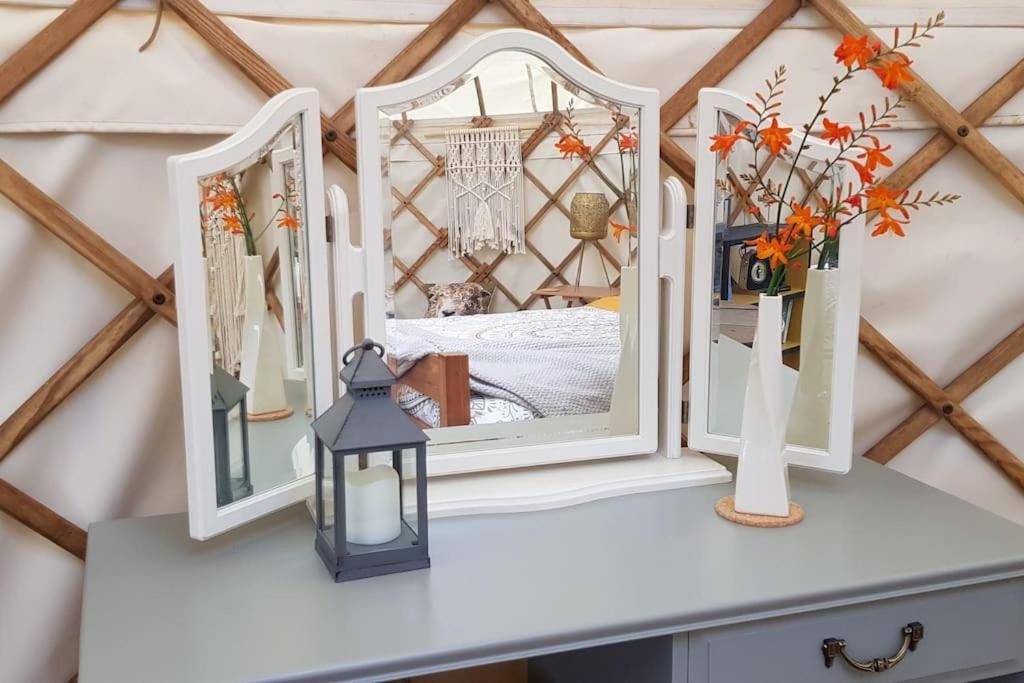 Bronfelen Yurt Hotel Cynghordy Kültér fotó