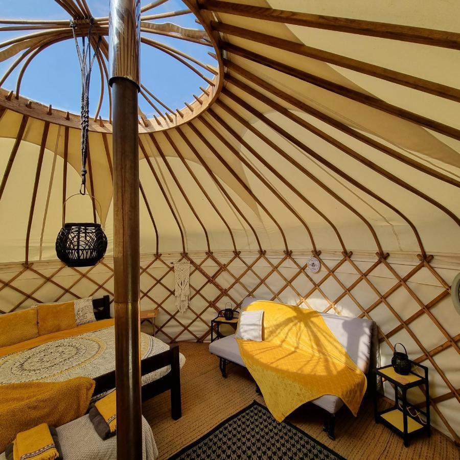 Bronfelen Yurt Hotel Cynghordy Kültér fotó