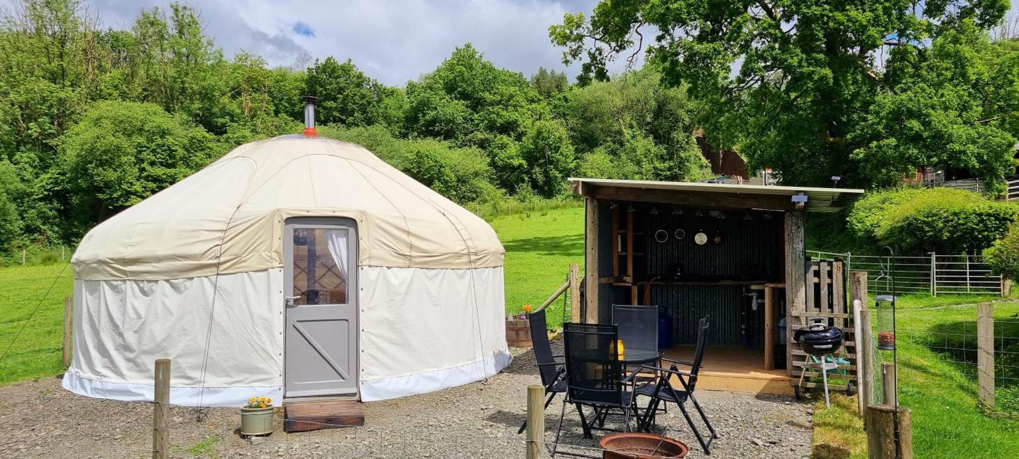 Bronfelen Yurt Hotel Cynghordy Kültér fotó