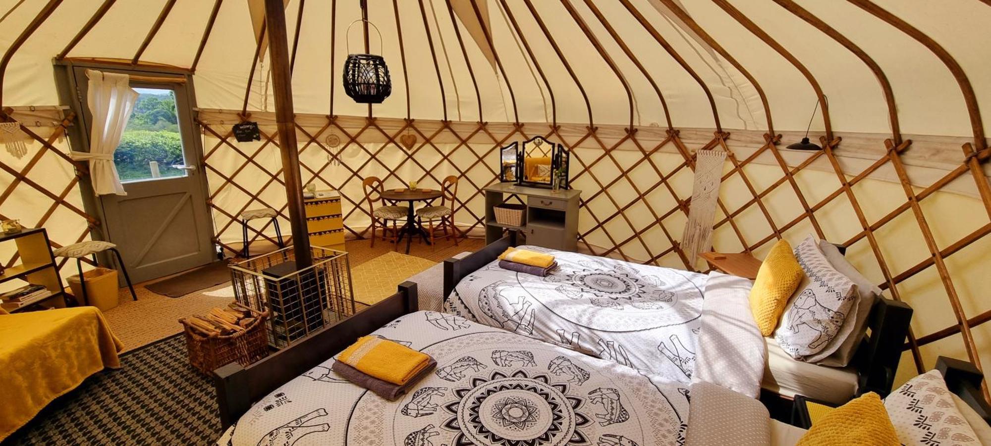 Bronfelen Yurt Hotel Cynghordy Kültér fotó