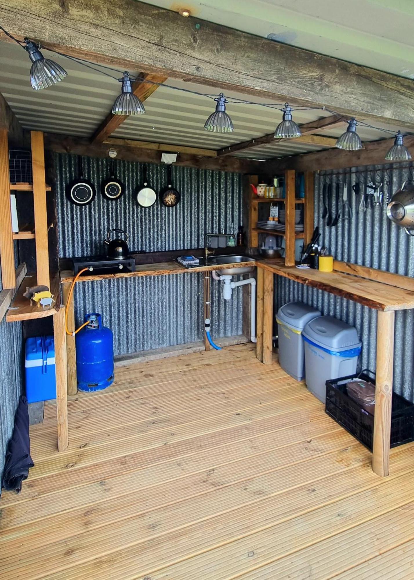 Bronfelen Yurt Hotel Cynghordy Kültér fotó